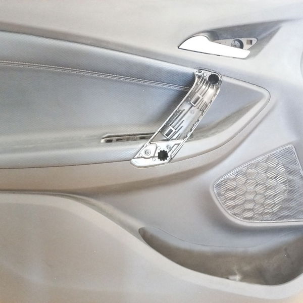 Forro Porta Dianteiro Esquerdo Chevrolet Tracker 12t 2021