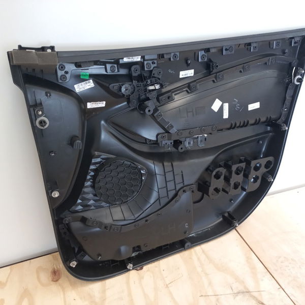 Forro Porta Dianteiro Esquerdo Chevrolet Tracker 12t 2021