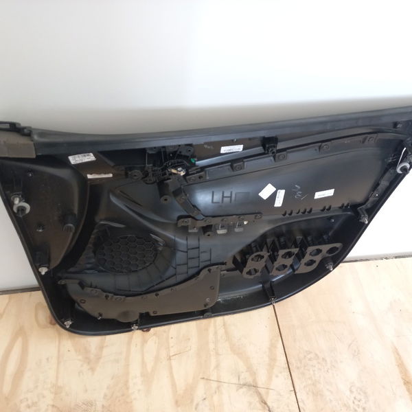 Forro Porta Dianteiro Esquerdo Chevrolet Tracker 12t 2021