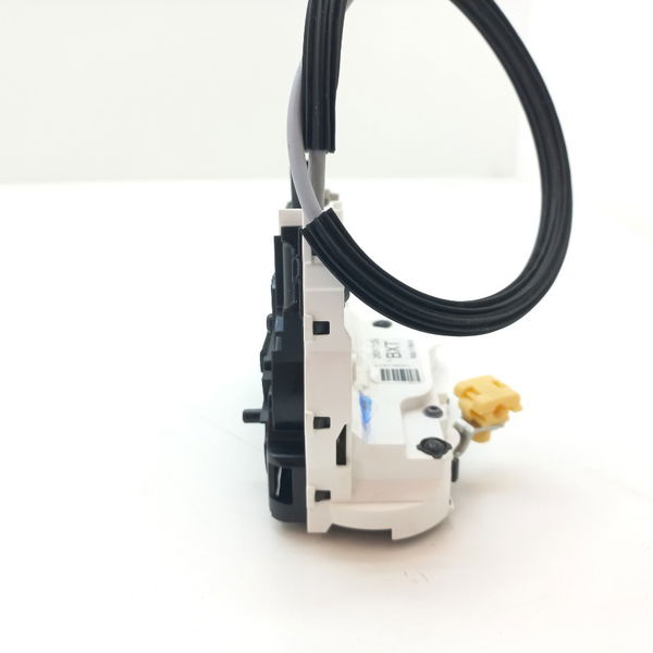 Fechadura Porta Traseira Esquerda Chevrolet Tracker 12t 2021