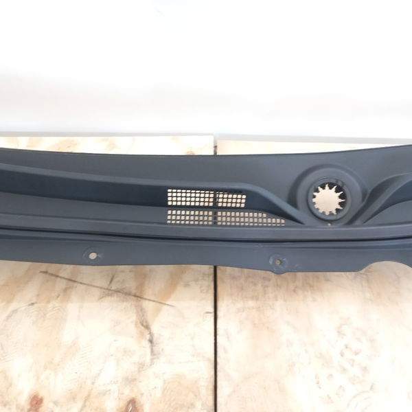 Churrasqueira Grade Parabrisa Chevrolet Tracker 12t 2021