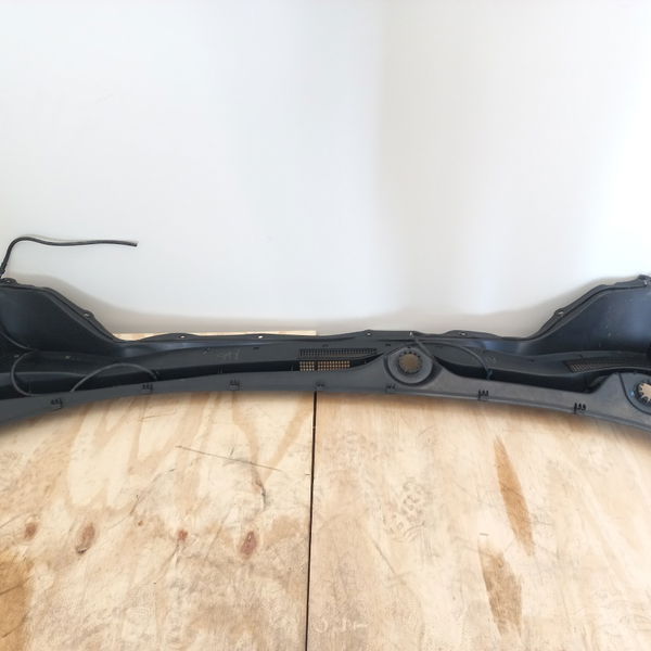 Churrasqueira Grade Parabrisa Chevrolet Tracker 12t 2021