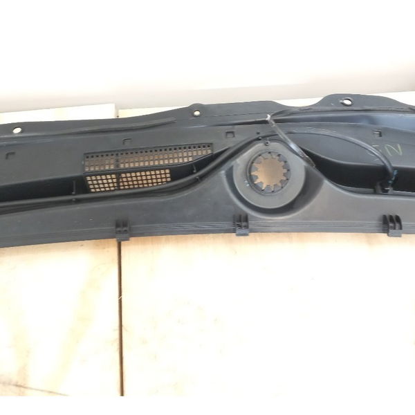 Churrasqueira Grade Parabrisa Chevrolet Tracker 12t 2021