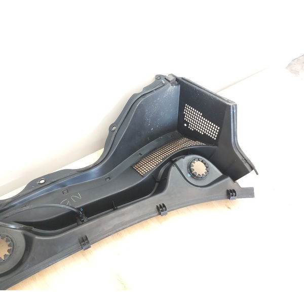 Churrasqueira Grade Parabrisa Chevrolet Tracker 12t 2021