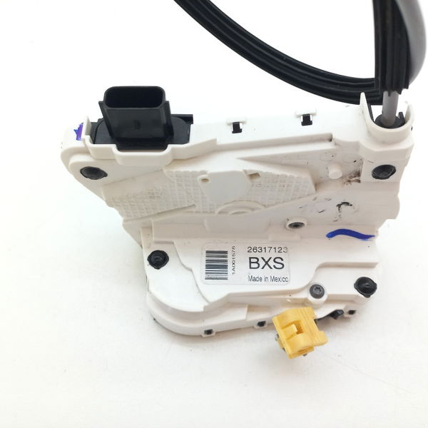 Fechadura Porta Traseira Direita Chevrolet Tracker 12t 2021