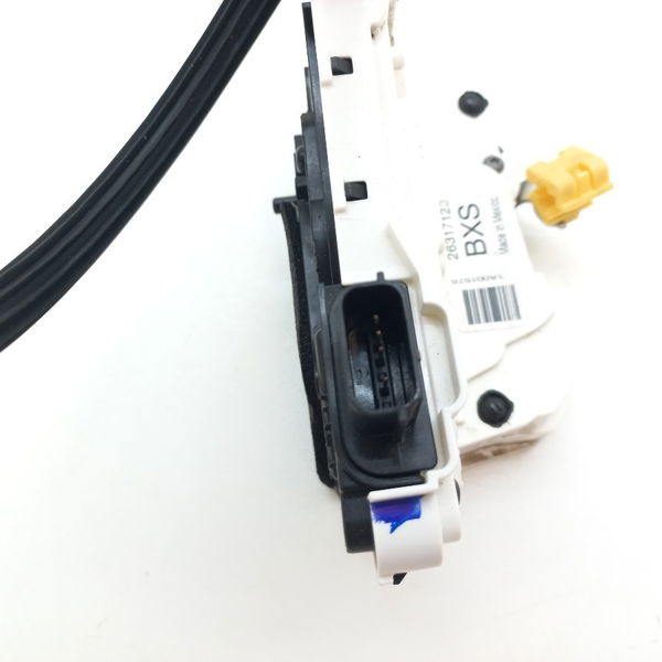 Fechadura Porta Traseira Direita Chevrolet Tracker 12t 2021