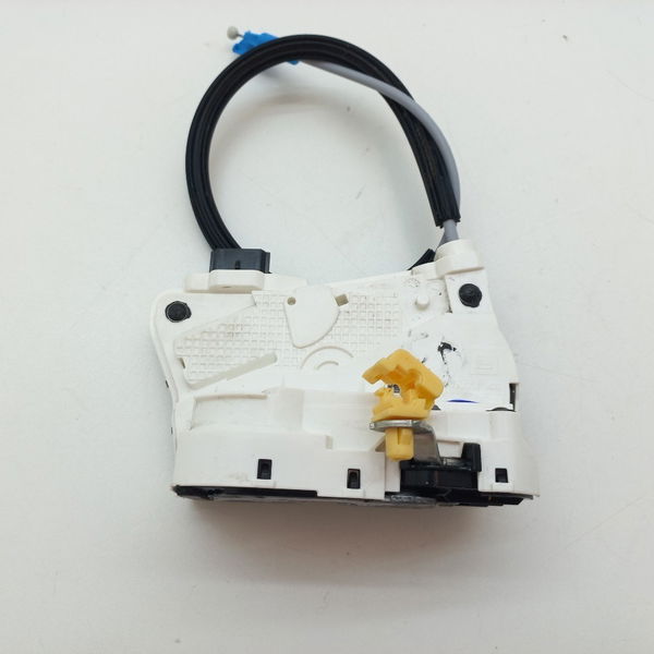 Fechadura Porta Traseira Direita Chevrolet Tracker 12t 2021