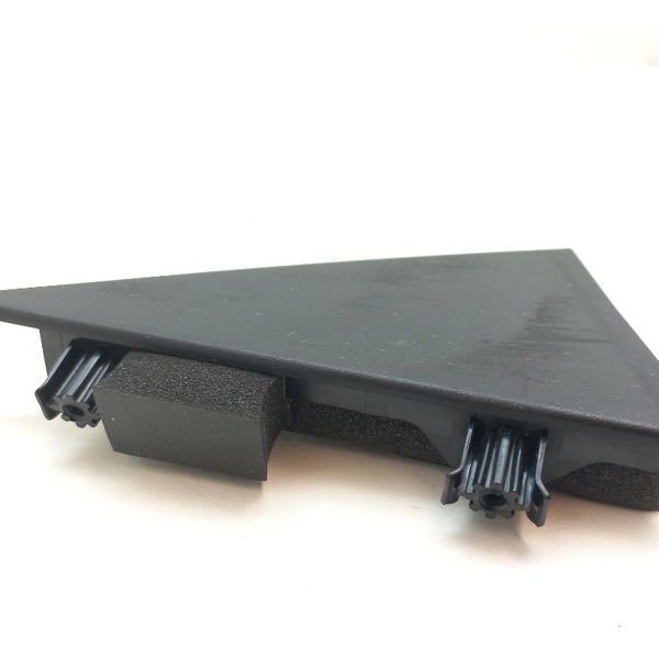 Acabamento Externo Porta Traseira Direita Gm Tracker 2021