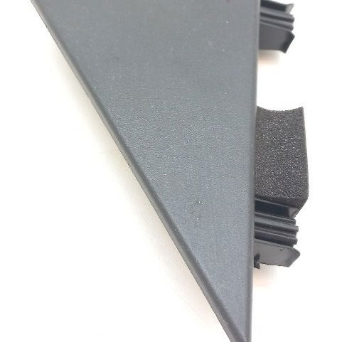 Acabamento Externo Porta Traseira Direita Gm Tracker 2021