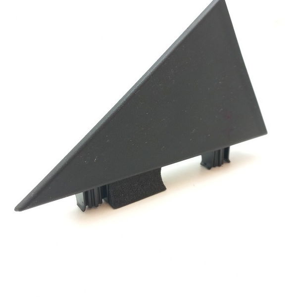Acabamento Externo Porta Traseira Direita Gm Tracker 2021
