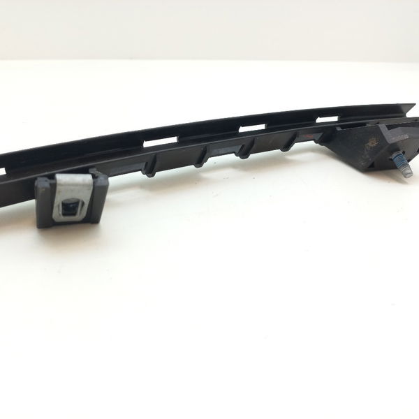 Guia Suporte Vidro Traseiro Esquerdo Gm Tracker 12t 2021