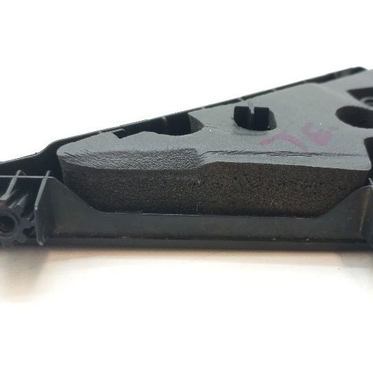 Acabamento Externo Porta Traseira Esquerda Gm Tracker 2021
