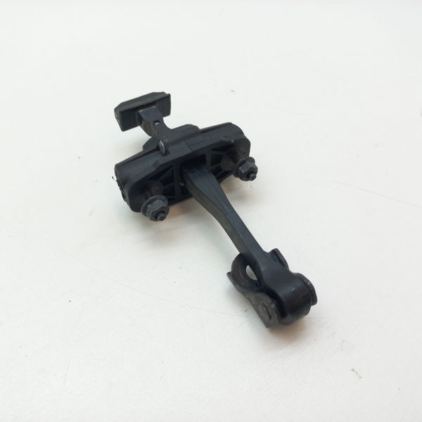 Limitador Porta Traseira Chevrolet Tracker 12t 2021