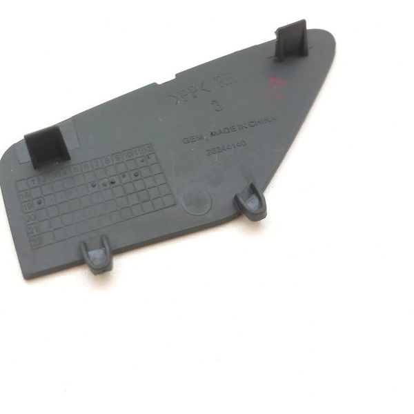 Moldura Tampa Forro Dianteiro Direito Gm Tracker 12t 2021