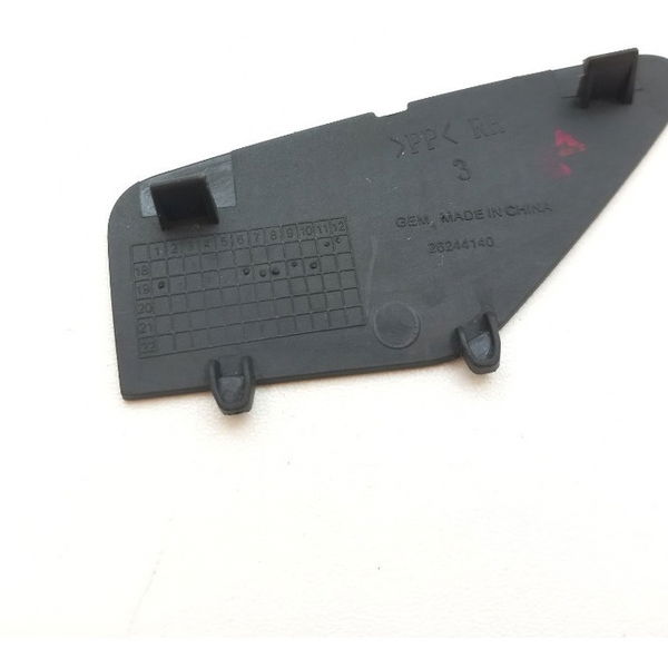 Moldura Tampa Forro Dianteiro Direito Gm Tracker 12t 2021