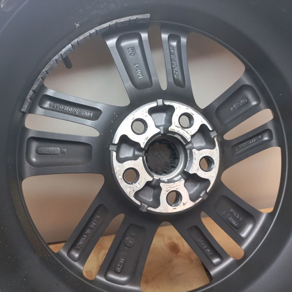 Roda Com Pneu Chevrolet Tracker 12t 2021