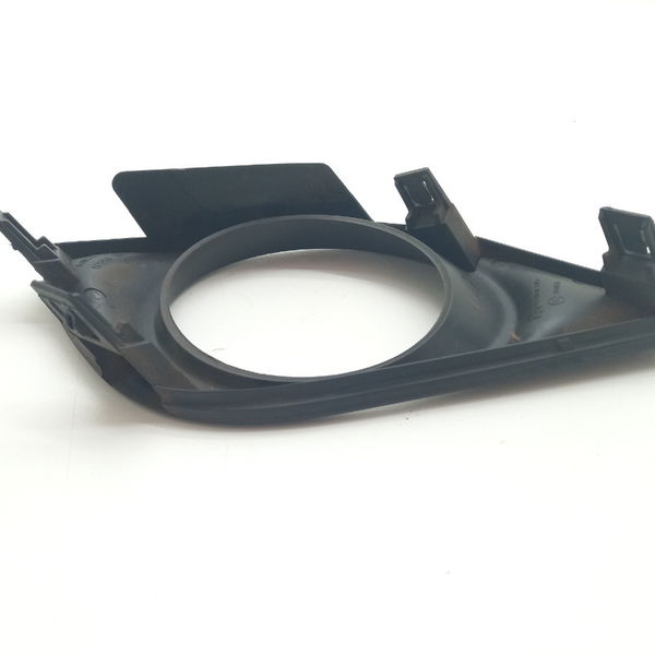 Moldura Farol Milha Lado Direito Nissan Versa Sl 1.6 2014