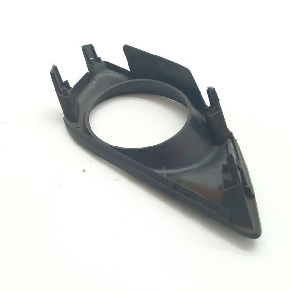 Moldura Farol Milha Lado Direito Nissan Versa Sl 1.6 2014