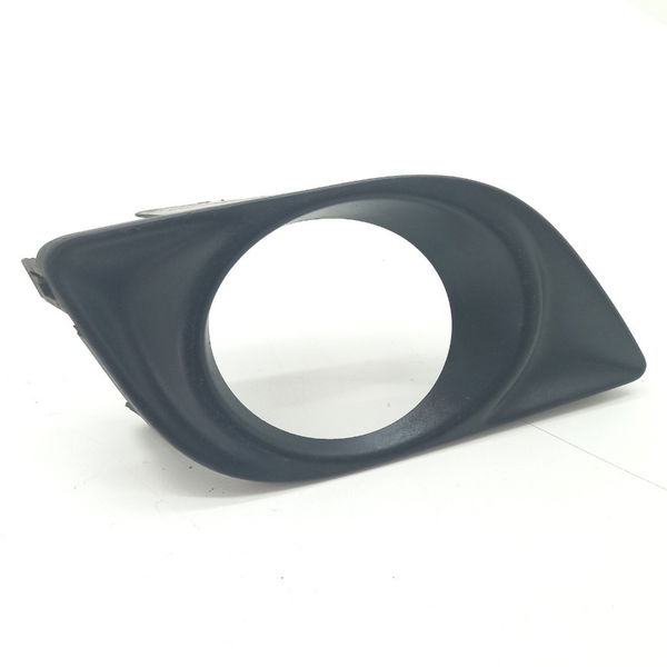 Moldura Farol Milha Lado Esquerdo Nissan Versa Sl 1.6 2014