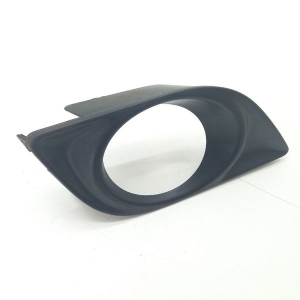 Moldura Farol Milha Lado Esquerdo Nissan Versa Sl 1.6 2014