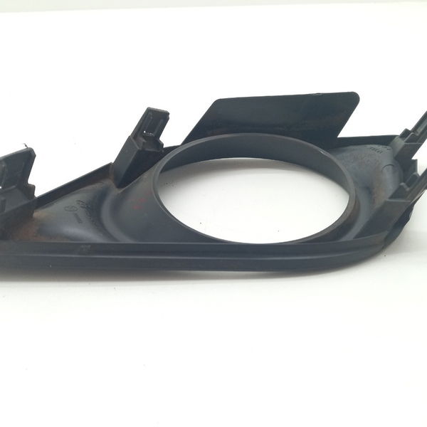 Moldura Farol Milha Lado Esquerdo Nissan Versa Sl 1.6 2014