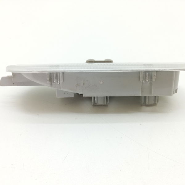 Luz Cortesia Nissan Versa Sl 1.6 2014