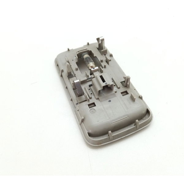 Luz Cortesia Nissan Versa Sl 1.6 2014