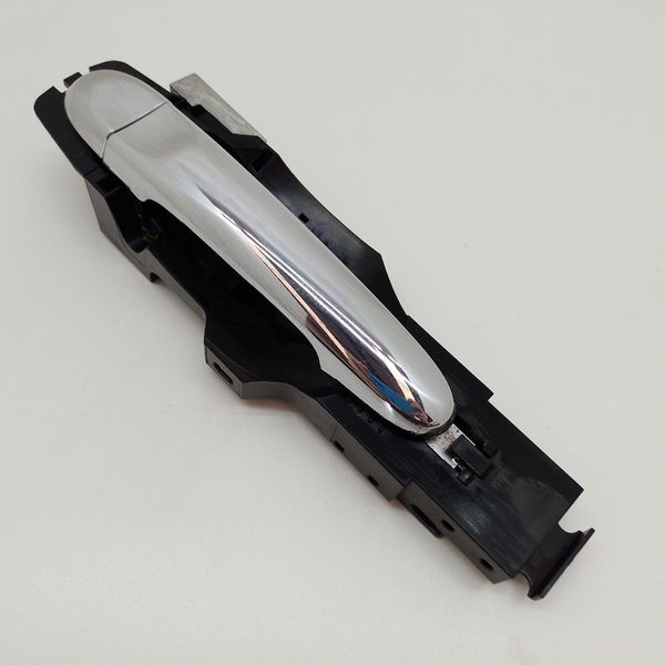 Maçaneta Externa Dianteira Direita Nissan Versa Sl 1.6 2014