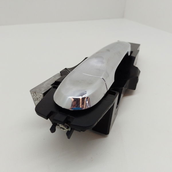 Maçaneta Externa Dianteira Direita Nissan Versa Sl 1.6 2014