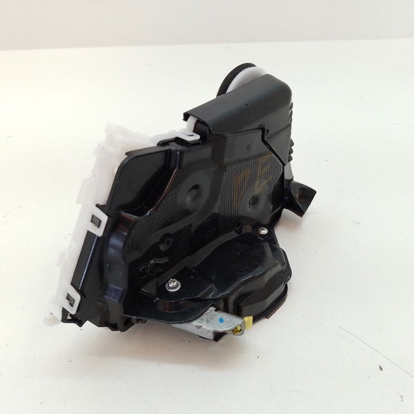 Fechadura Da Porta Dianteira Esquerda Honda Hrv Ex 1.8 2016
