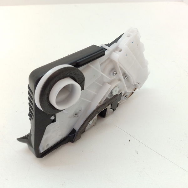 Fechadura Da Porta Dianteira Esquerda Honda Hrv Ex 1.8 2016