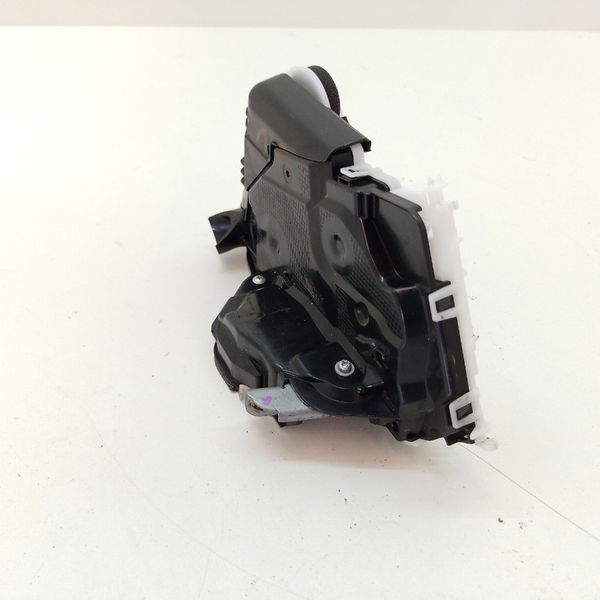 Fechadura Da Porta Dianteira Direita Honda Hrv Ex 1.8 2016