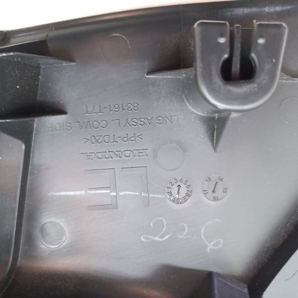 Acabamento Soleira Dianteiro Esquerdo Honda Hrv Ex 1.8 2016