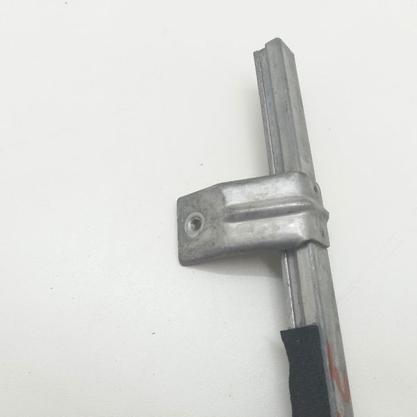 Guia Vidro Traseiro Esquerdo Honda Hrv Ex 1.8
