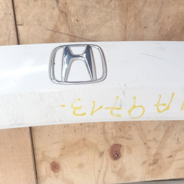 Moldura Da Tampa Traseira Com Detalhe Pequenos Riscos Honda