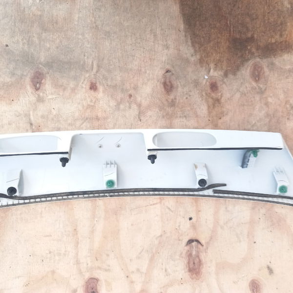 Moldura Da Tampa Traseira Com Detalhe Pequenos Riscos Honda