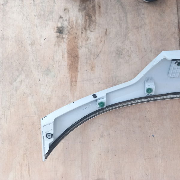 Moldura Da Tampa Traseira Com Detalhe Pequenos Riscos Honda