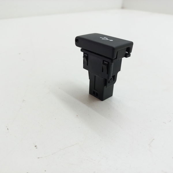 Tomada Usb Console Central Honda Hrv 1.8 2017