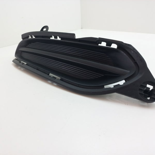Moldura Farol Milha Lateral Direito Honda Hrv 1.8 2017