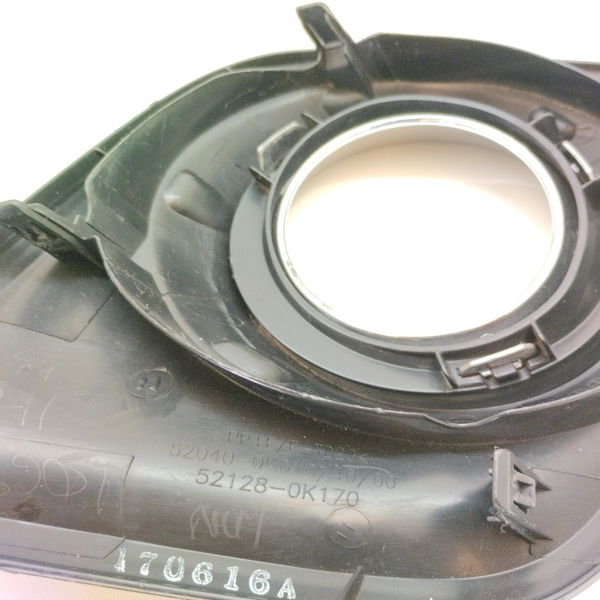 Moldura Milha Lado Direito Hilux 2016/2018