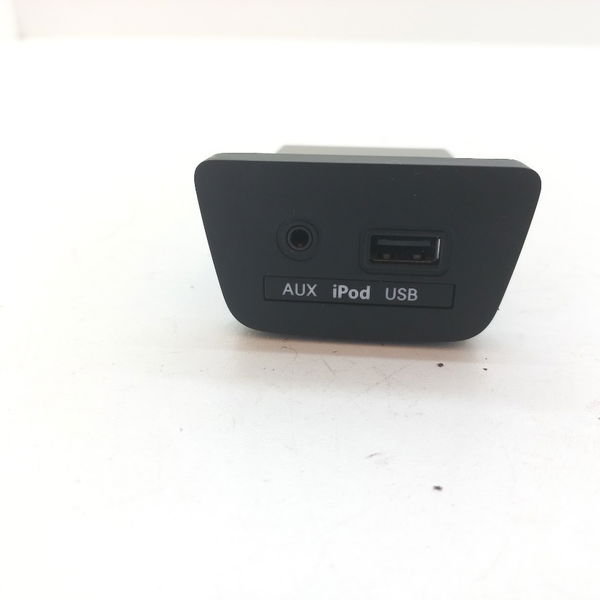 Tomada Usb Auxiliar Hyundai I30 1.8 2015