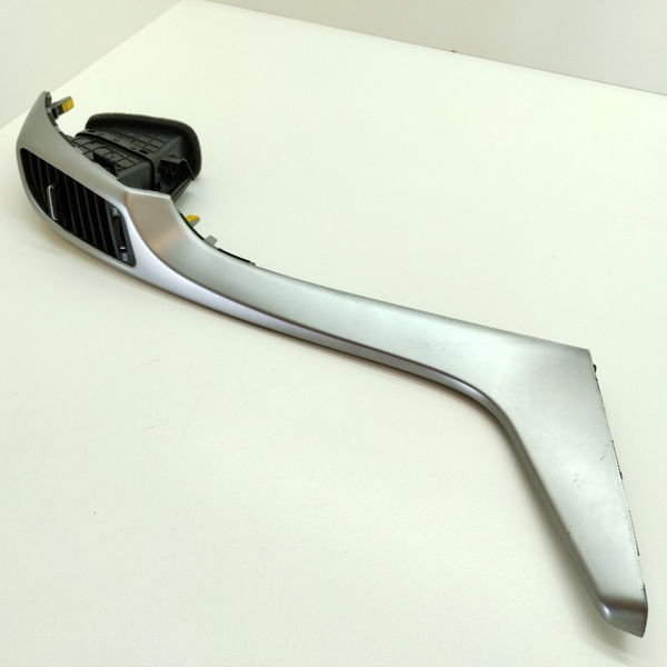 Moldura Difusor De Ar Direito Do Painel Hyundai I30 1.8 2015