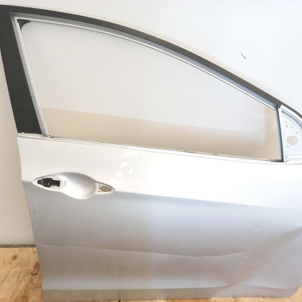 Porta Dianteira Direita Com Detalhes Hyundai I30 1.8 2015
