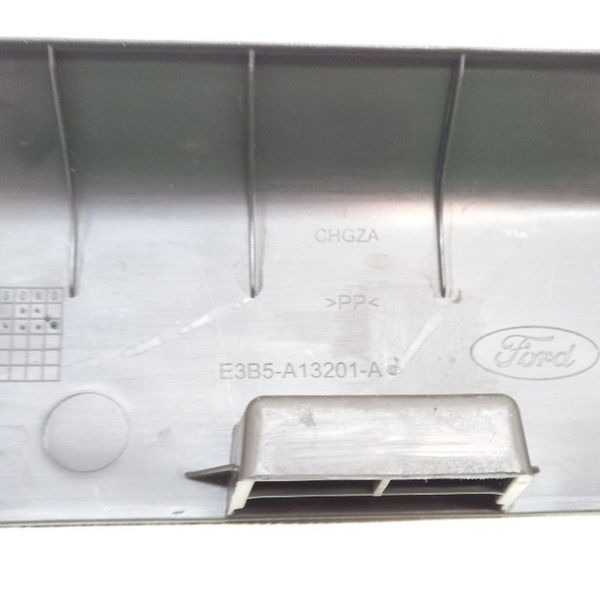 Soleira Porta Dianteira Esquerda Ford Ka Se 1.0 2015
