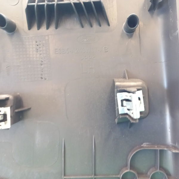 Acabamento Coluna Central Esquerdo Ford Ka Se 10. 2015