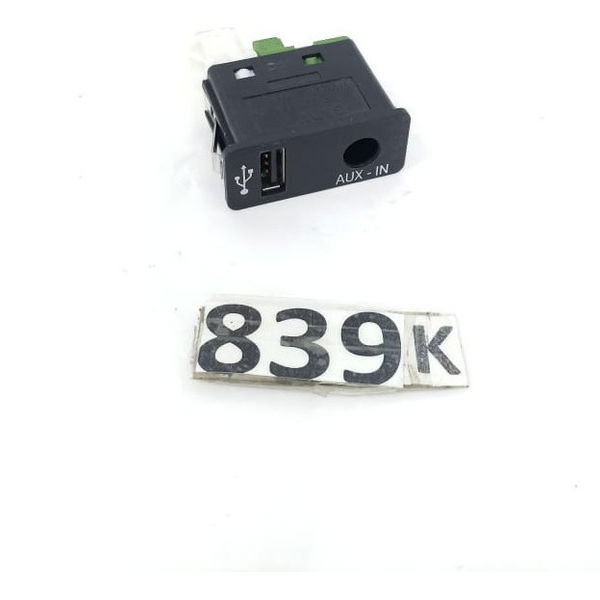 Entrada Usb Bmw X1 2013 Detalhe
