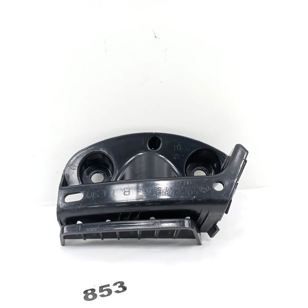 Guia Parachoque Traseiro Direito Bmw 320i 2010