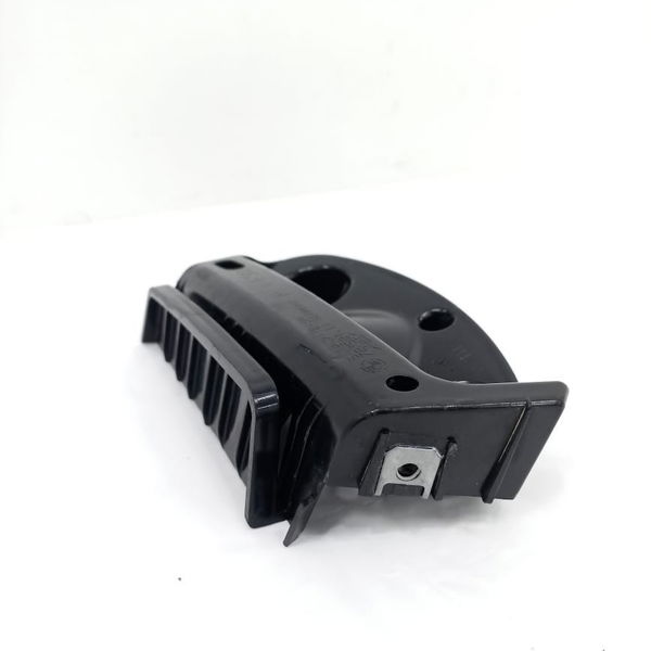 Guia Parachoque Traseiro Direito Bmw 320i 2010