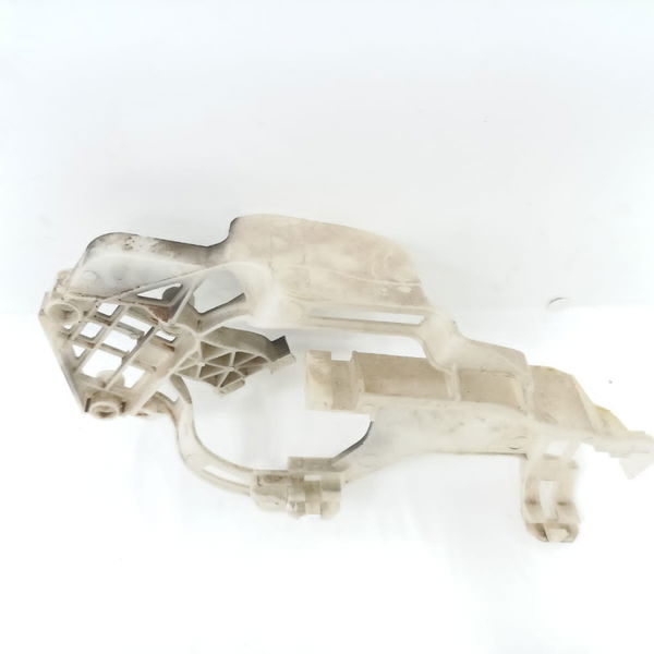 Suporte Fechadura Porta Traseira Esquerda Tiguan 2011