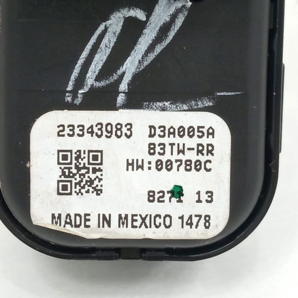 Botão Vidro Traseiro Esquerdo Gm Equinox 2020 23343983